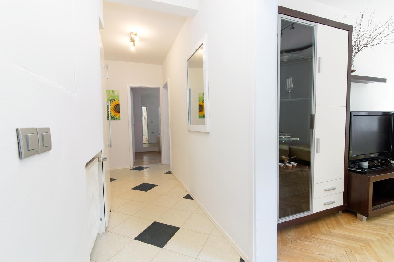 Apartments Vega Ljubljana Kamer foto